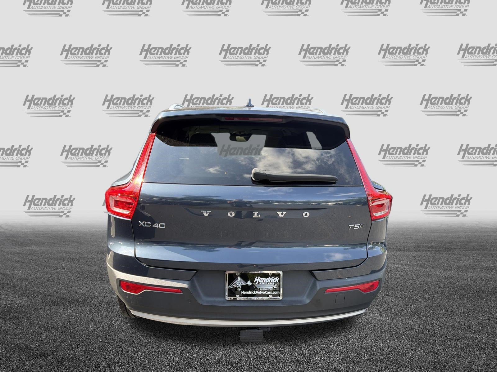Certified 2022 Volvo XC40 T5 Inscription w/ Advanced Package AWD/4WD image 9