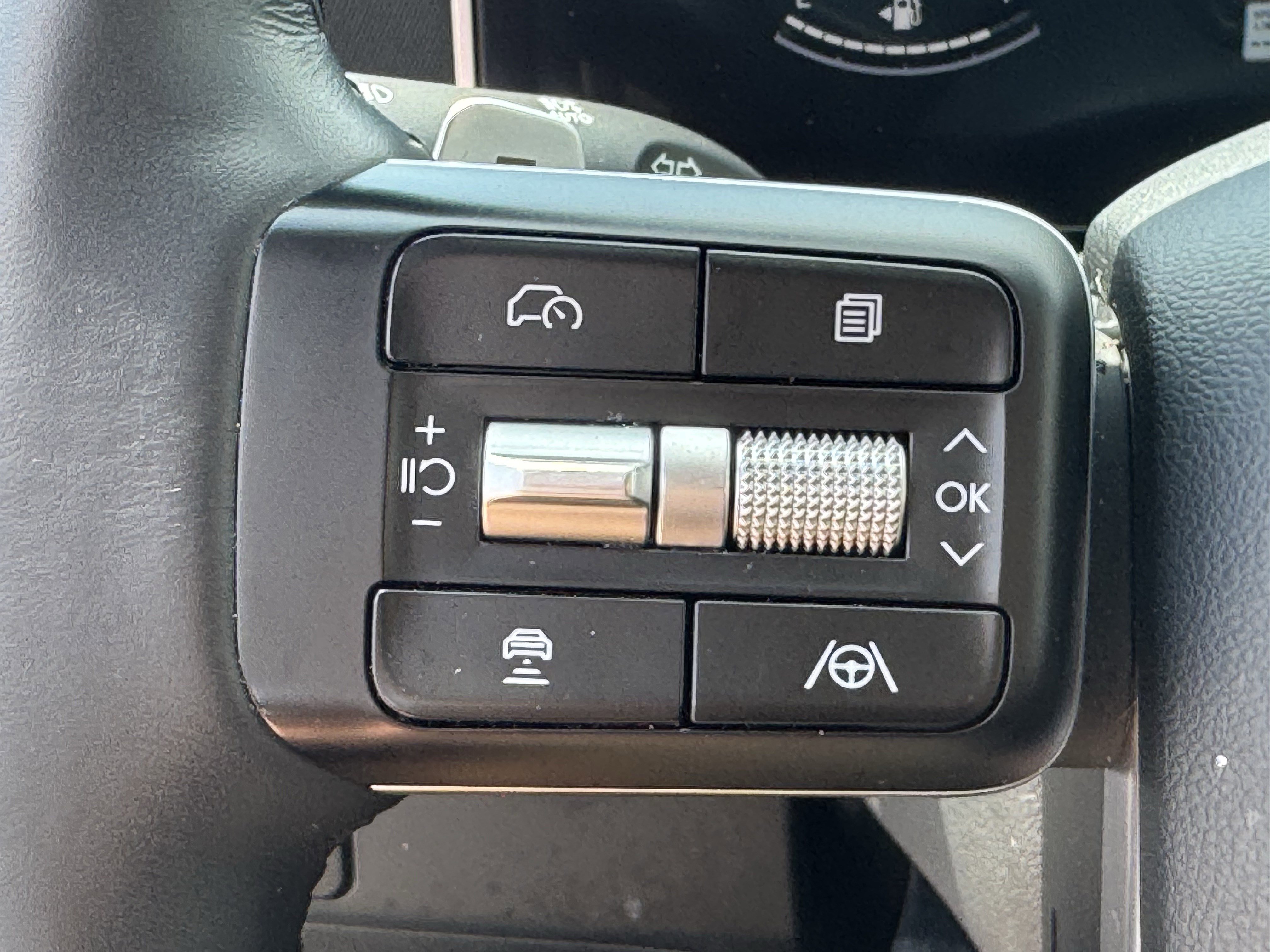 Used 2026 Hyundai Santa Fe SEL FWD image 24