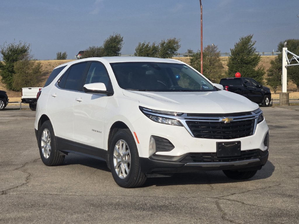 Used 2023 Chevrolet Equinox LT w/ LPO, Floor Liner Package AWD/4WD image 3