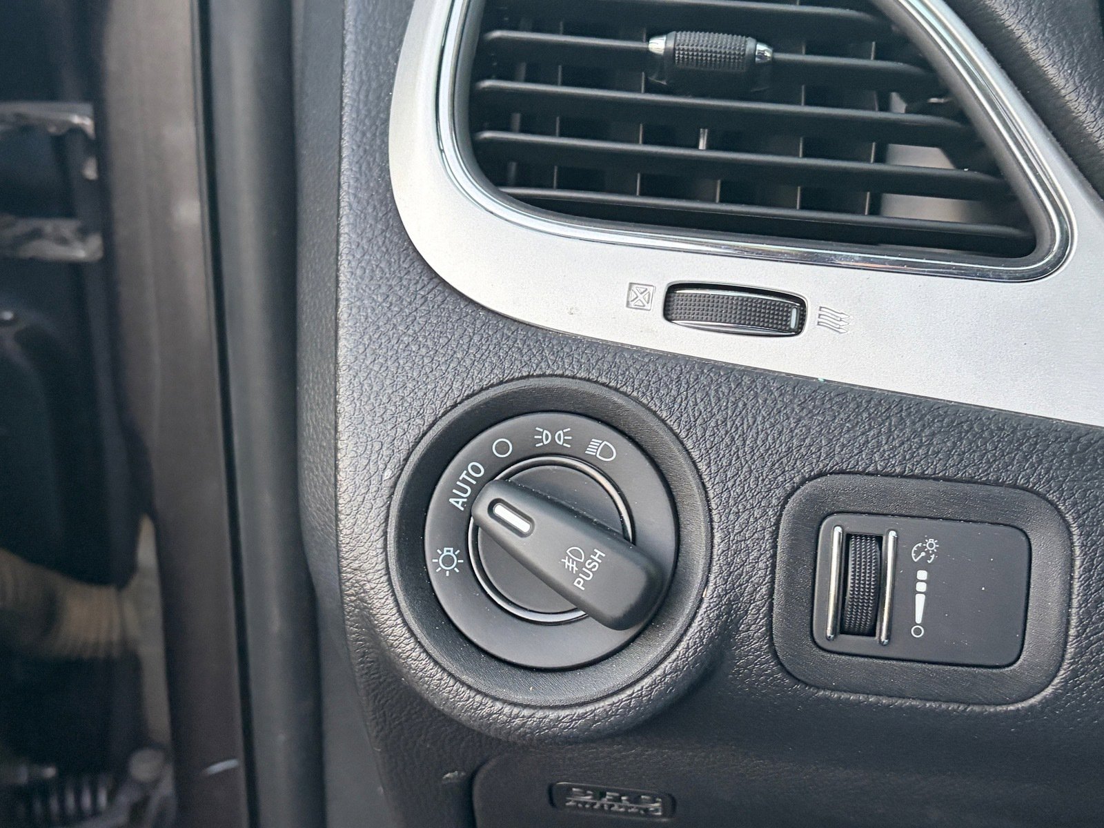 Used 2017 Dodge Journey SXT w/ Premium Group image 9