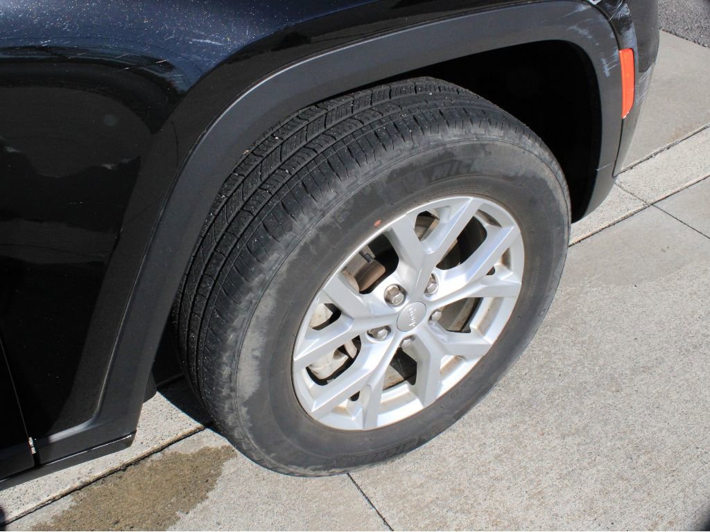 Used 2023 Jeep Grand Cherokee Limited AWD/4WD image 8