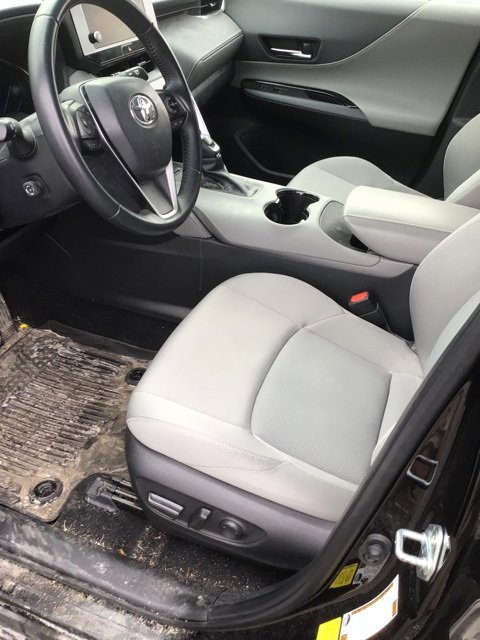 Used 2024 Toyota Venza LE image 6