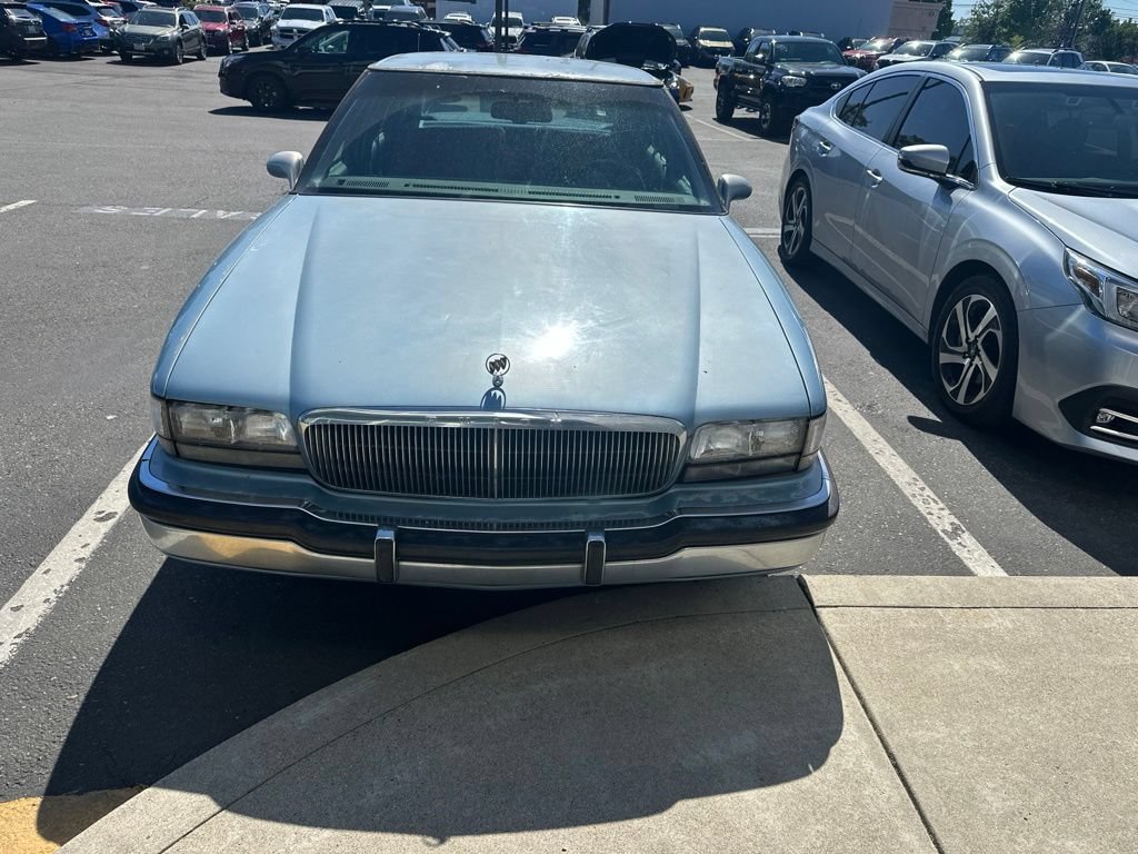 Used 1992 Buick Park Avenue FWD image 1