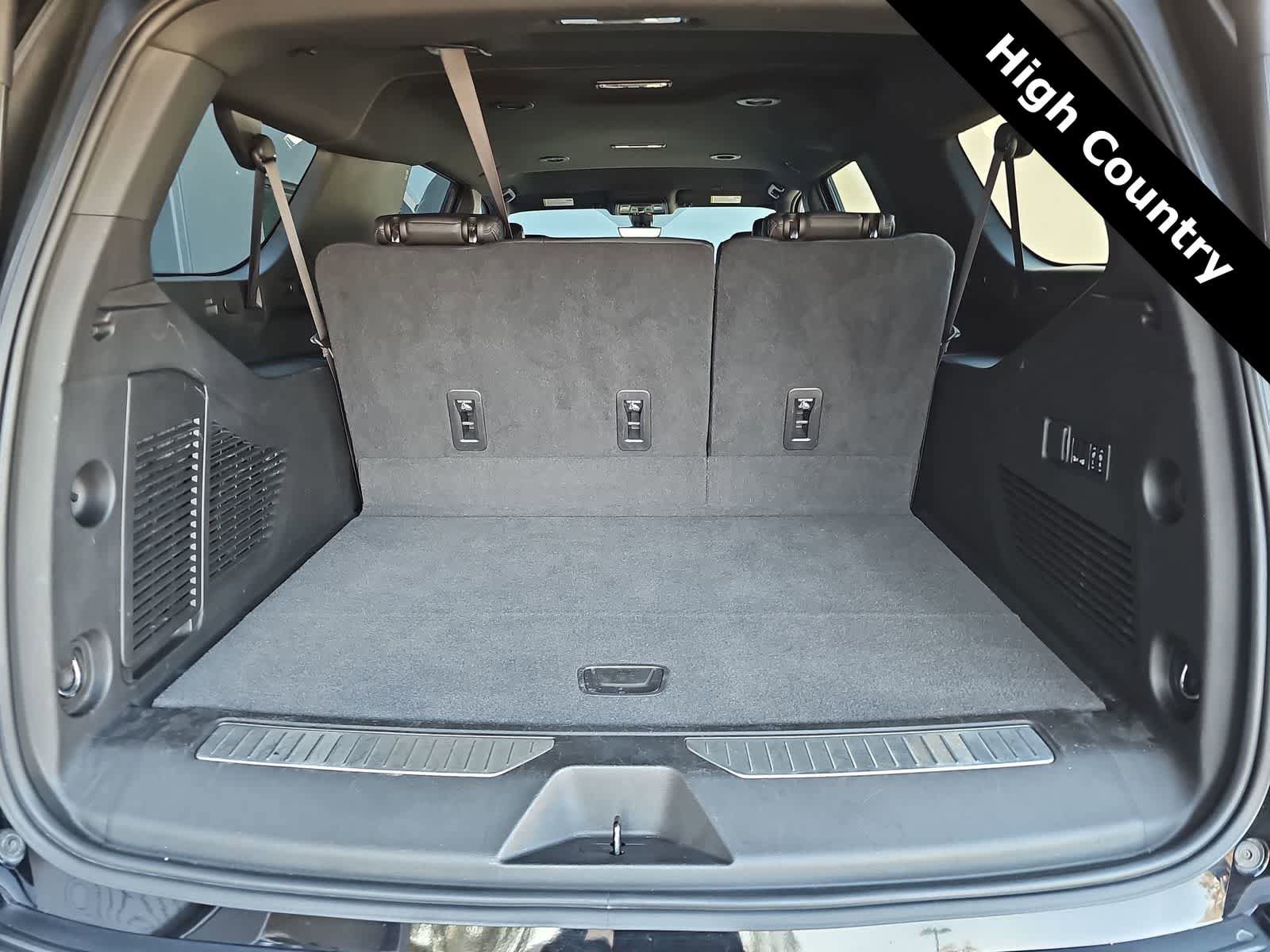Used 2022 Chevrolet Suburban High Country image 23