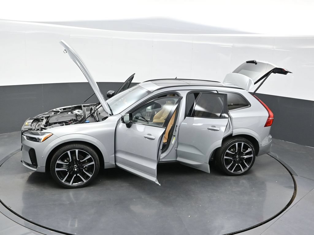 Used 2024 Volvo XC60 B5 Ultimate w/ Protection Package Premier AWD/4WD image 43