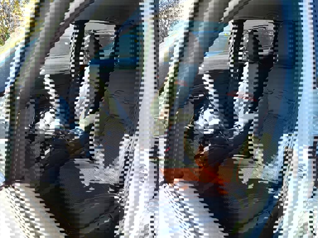 New 2026 Nissan Kicks SR w/ Cold Weather Package image 4