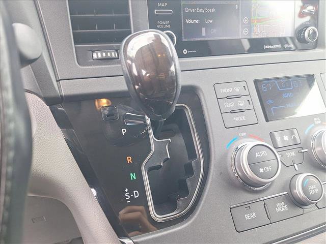 Used 2019 Toyota Sienna XLE Premium w/ Carpet Mat Package FWD image 14