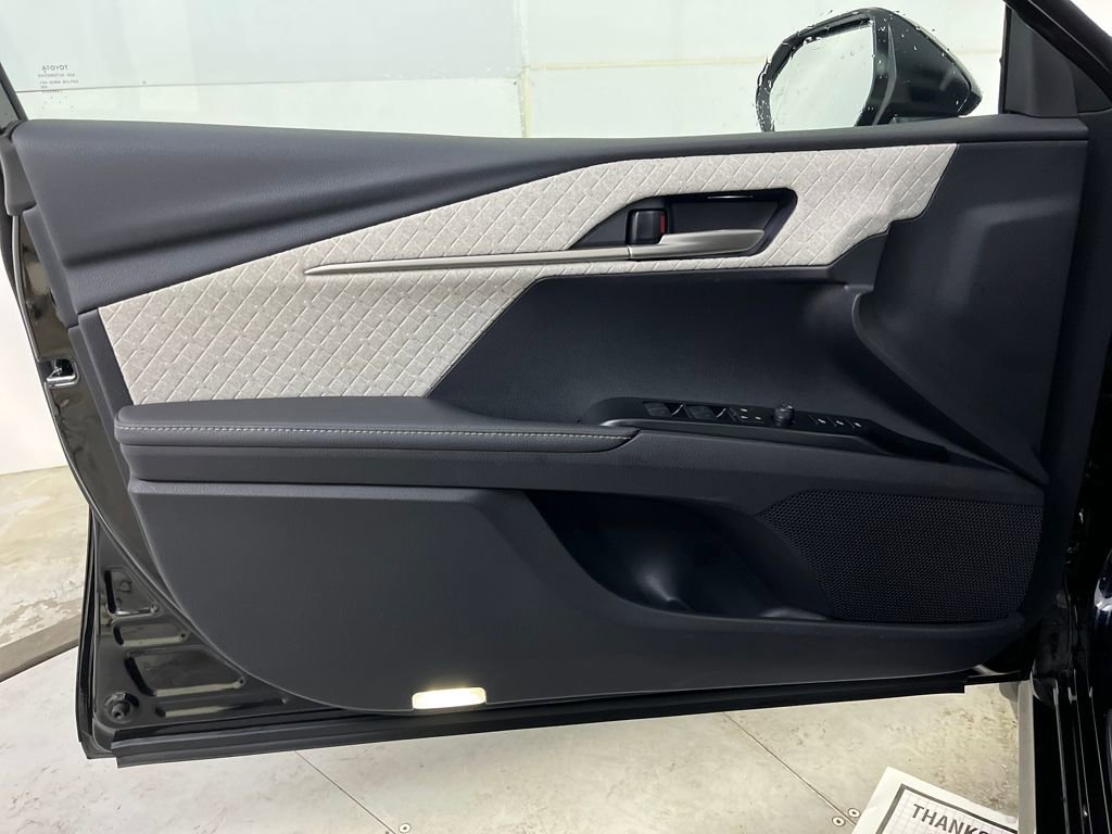 Used 2026 Toyota Camry XLE w/ Premium Plus Package image 27