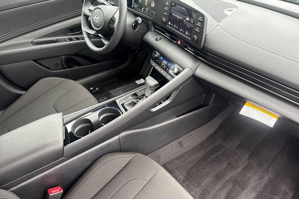 New 2026 Hyundai Elantra SEL Sport Premium FWD image 15