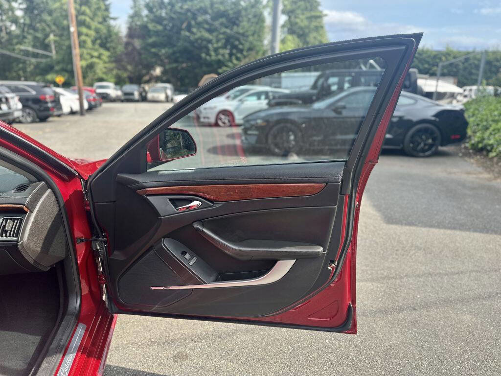 Used 2010 Cadillac CTS Premium image 30