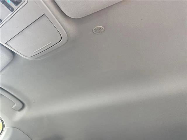 Used 2022 Ford Explorer XLT w/ Equipment Group 202A image 15