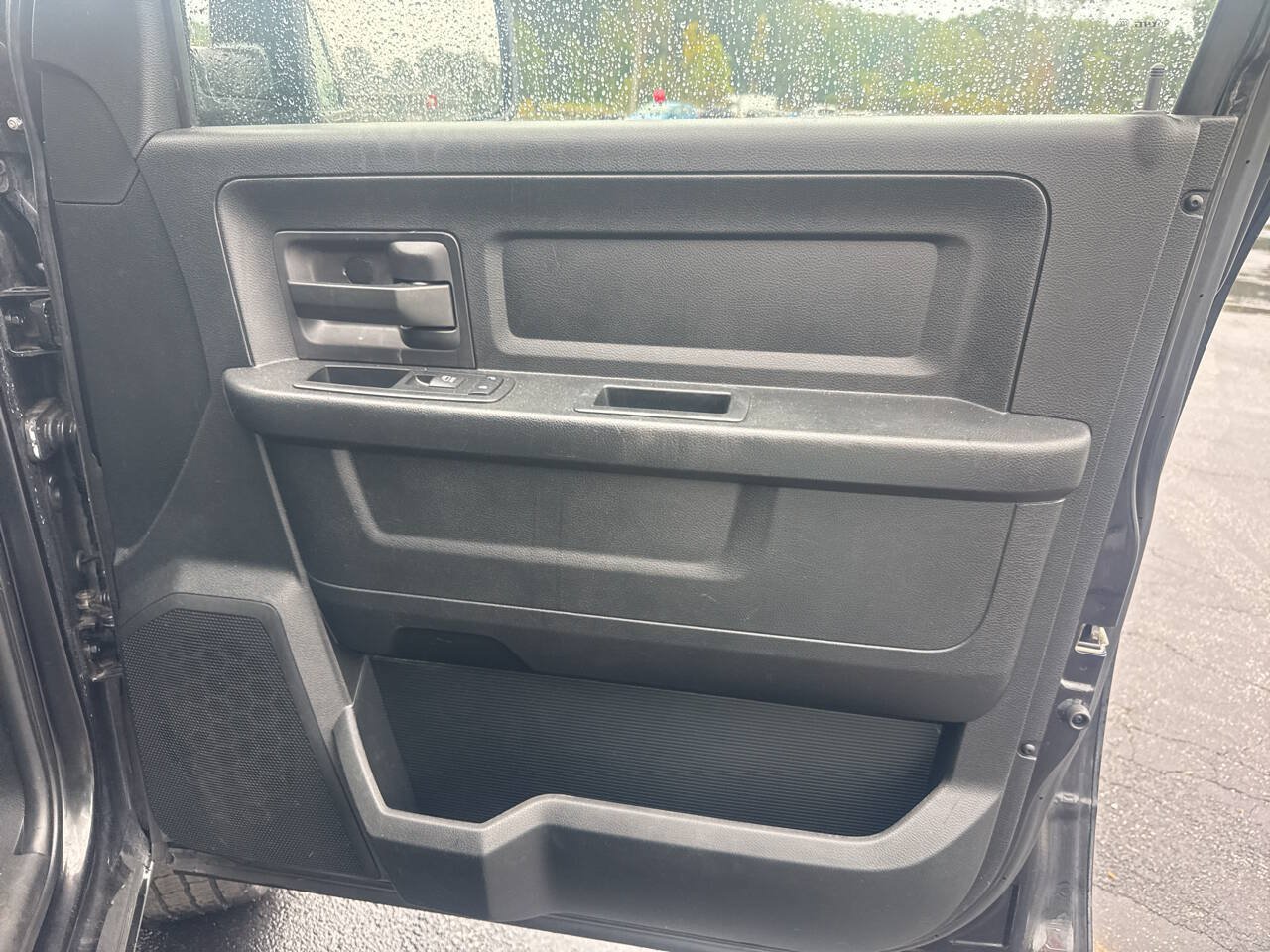Used 2017 RAM 1500 ST w/ SXT Appearance Group AWD/4WD image 25
