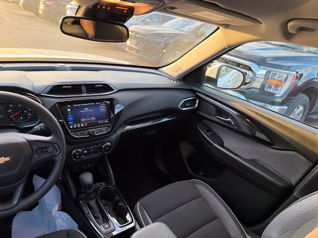 Used 2022 Chevrolet TrailBlazer LT w/ Convenience Package FWD image 19
