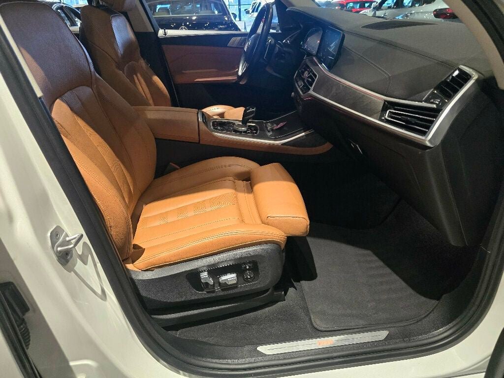 Used 2021 BMW X7 xDrive40i w/ Premium Package AWD/4WD image 41