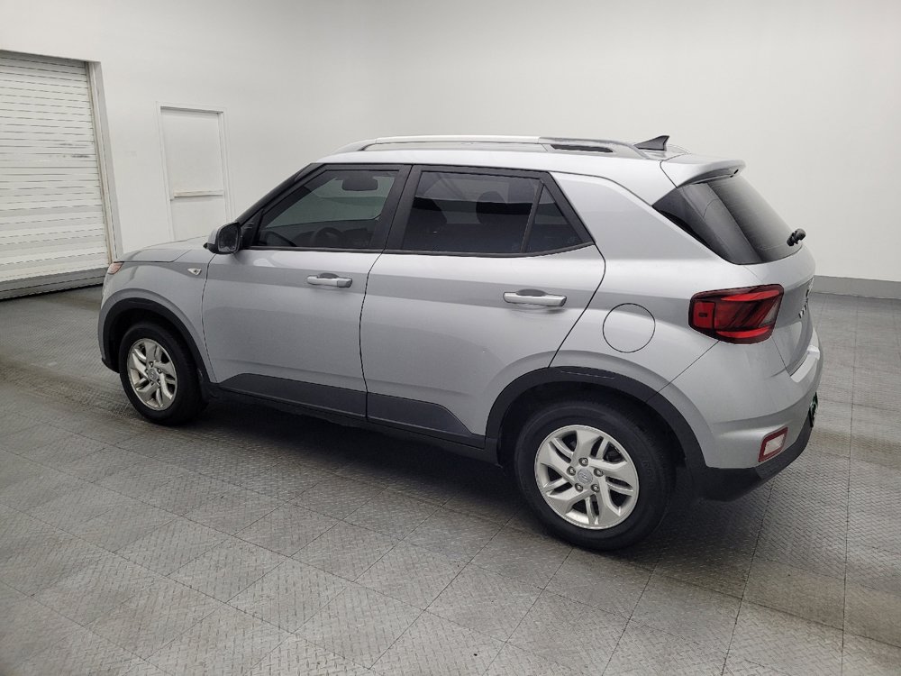 Used 2020 Hyundai Venue SEL image 3