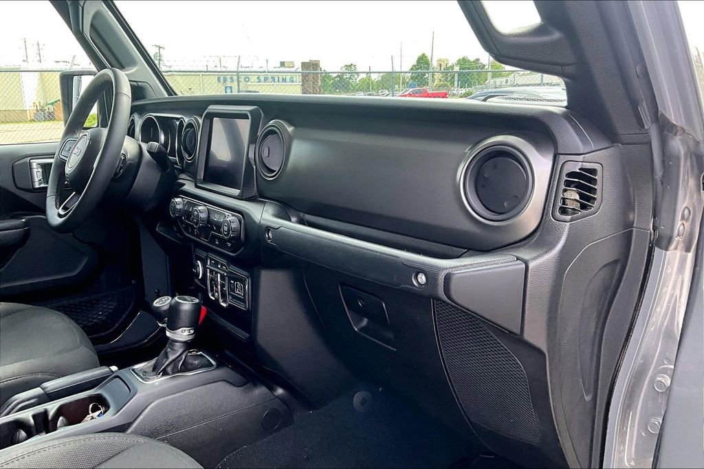 Used 2023 Jeep Gladiator Willys image 20