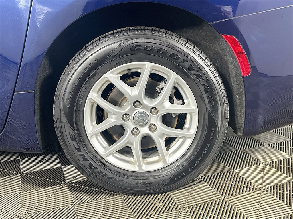 Used 2020 Chrysler Voyager LX image 35