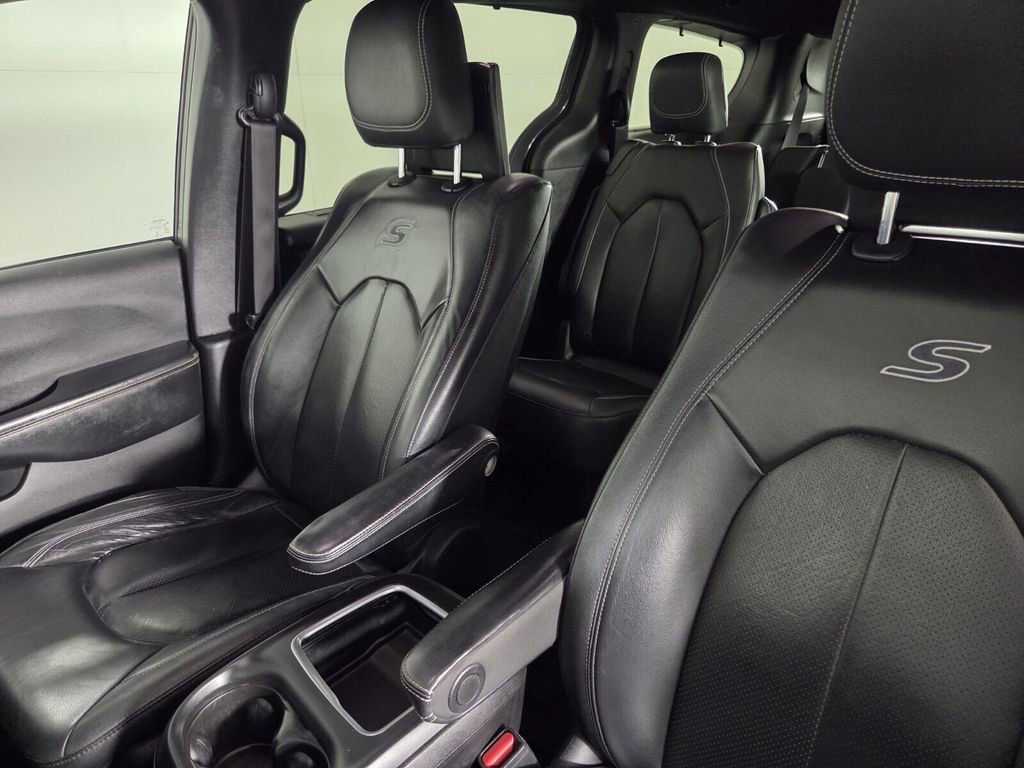 Certified 2020 Chrysler Pacifica Touring-L Plus w/ Advanced Safetytec Group FWD image 21