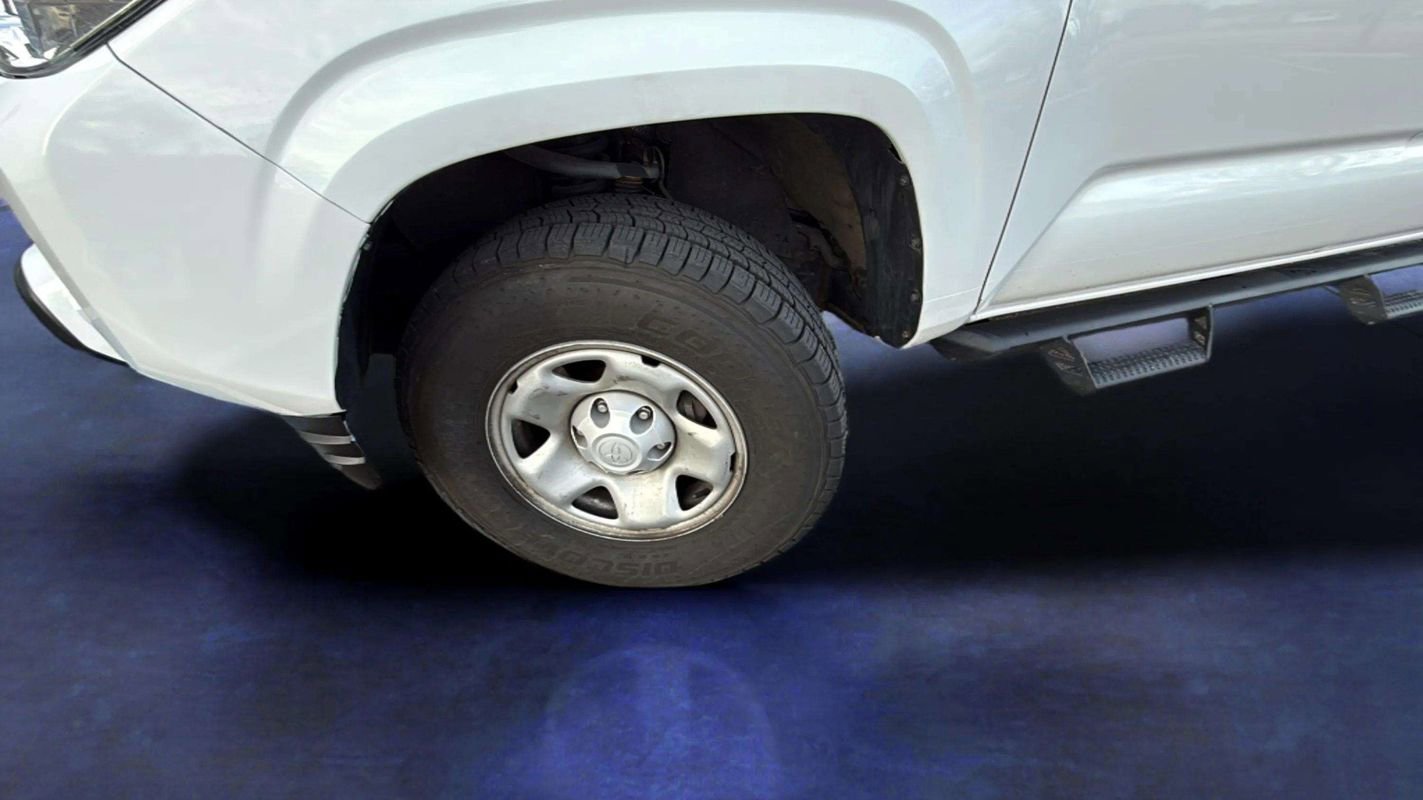 Used 2020 Toyota Tacoma SR AWD/4WD image 19
