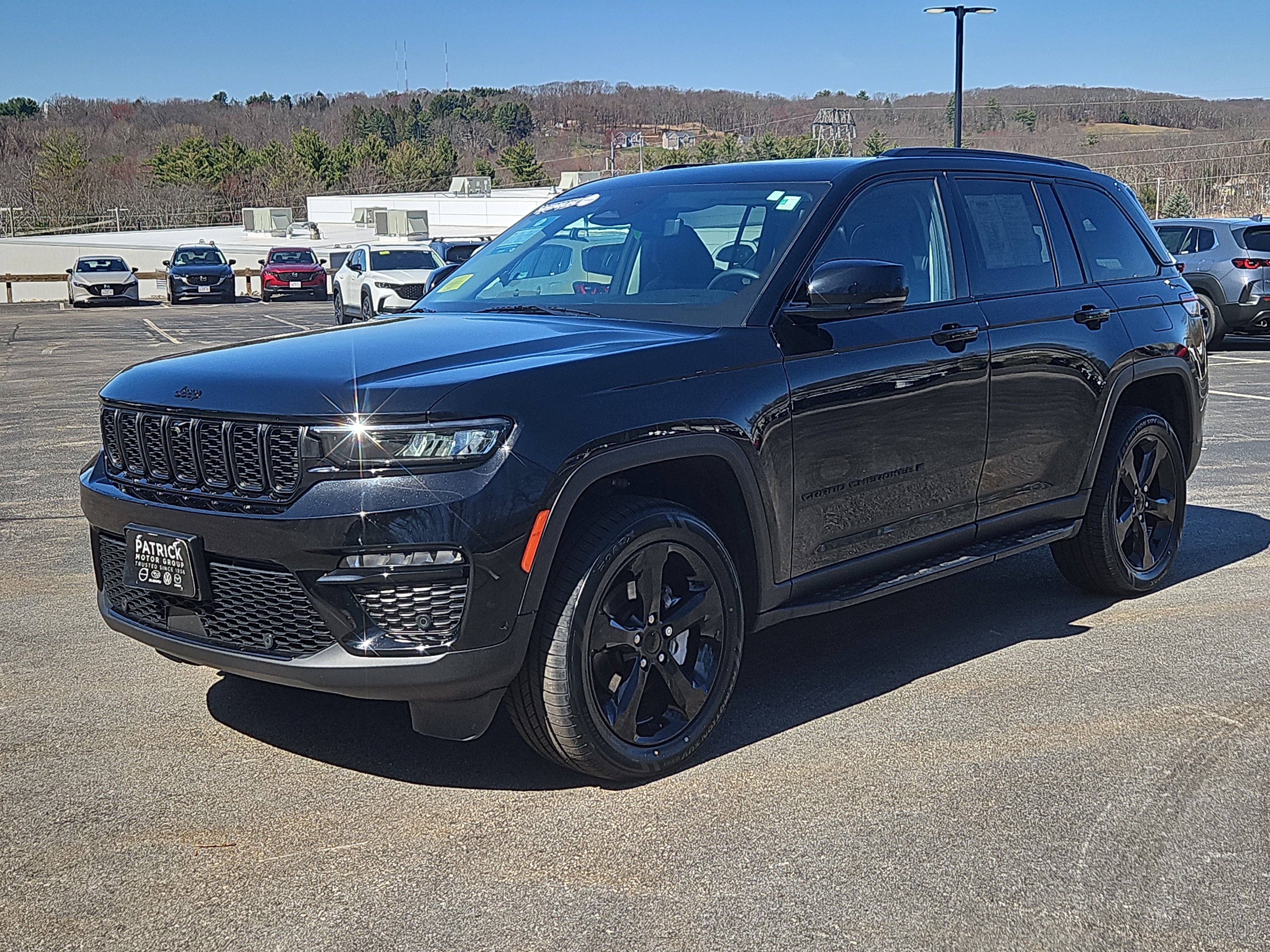 Used 2023 Jeep Grand Cherokee Limited w/ Luxury Tech Group II image 29