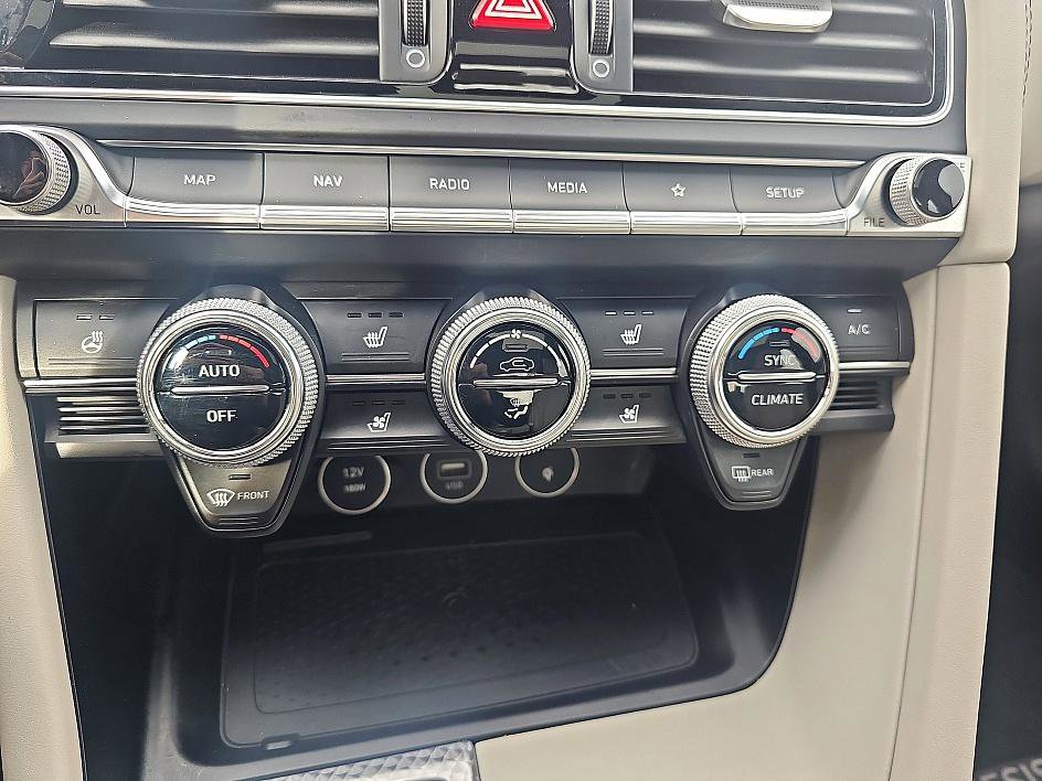 Used 2023 Genesis G70 3.3T w/ Sport Prestige Package image 29