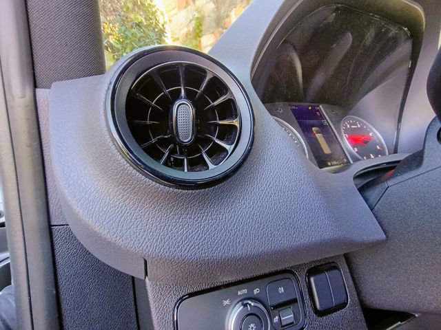 Used 2025 Mercedes-Benz Sprinter 2500 image 33