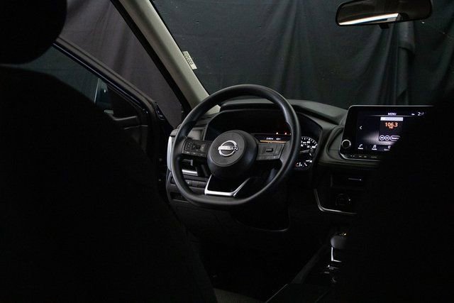 Used 2024 Nissan Rogue SV image 14