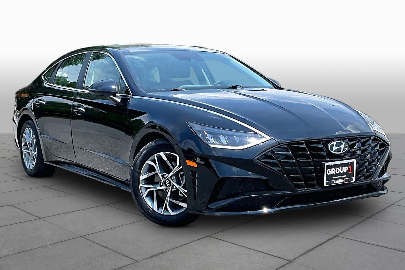 Used 2023 Hyundai Sonata SEL w/ Convenience Package FWD image 3