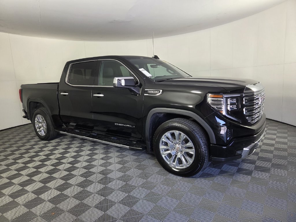Used 2024 GMC Sierra 1500 Denali w/ Technology Package RWD image 2