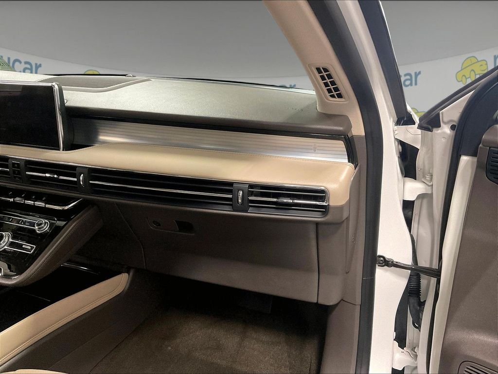 Used 2020 Lincoln Corsair AWD w/ Premium Package image 13
