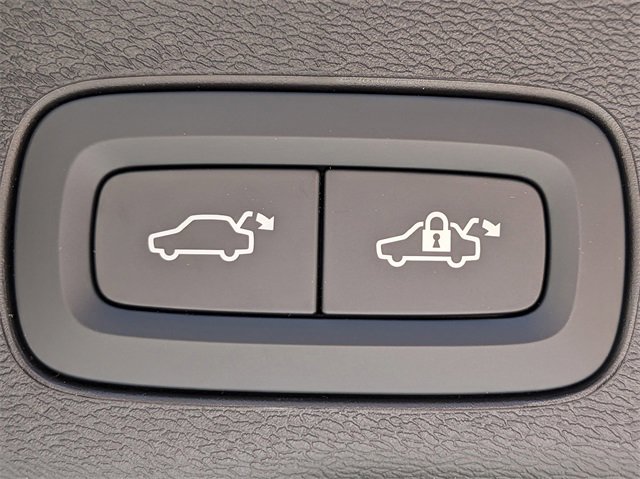 New 2025 Volvo XC60 B5 Plus w/ Climate Package image 14