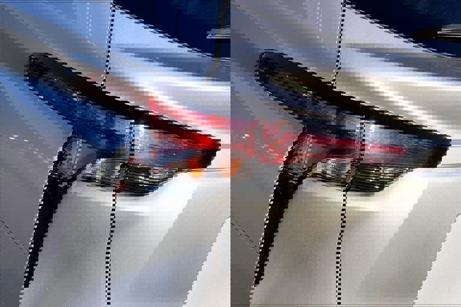 Used 2024 Toyota Sienna XLE image 29