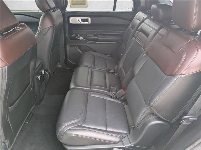 Used 2023 Ford Explorer Platinum w/ Technology Package AWD/4WD image 18