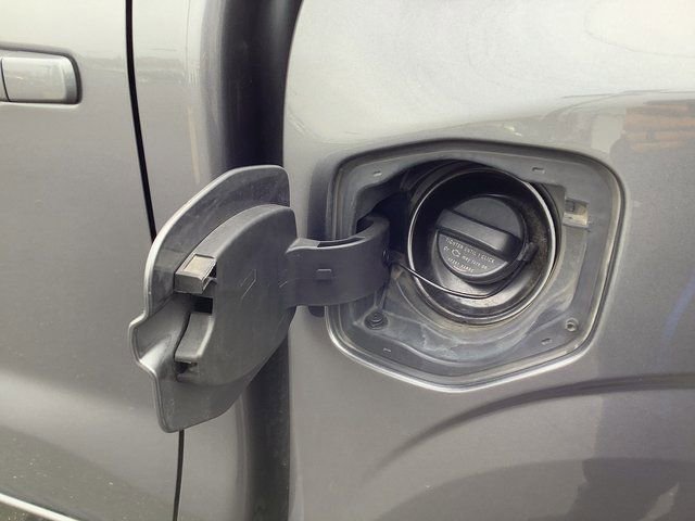 Used 2024 Nissan Frontier SV w/ Technology Package image 19