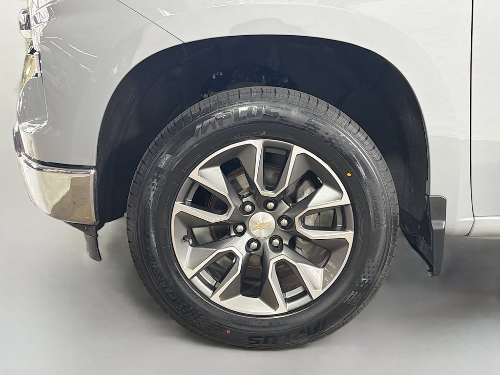 Used 2024 Chevrolet Silverado 1500 LT AWD/4WD image 32