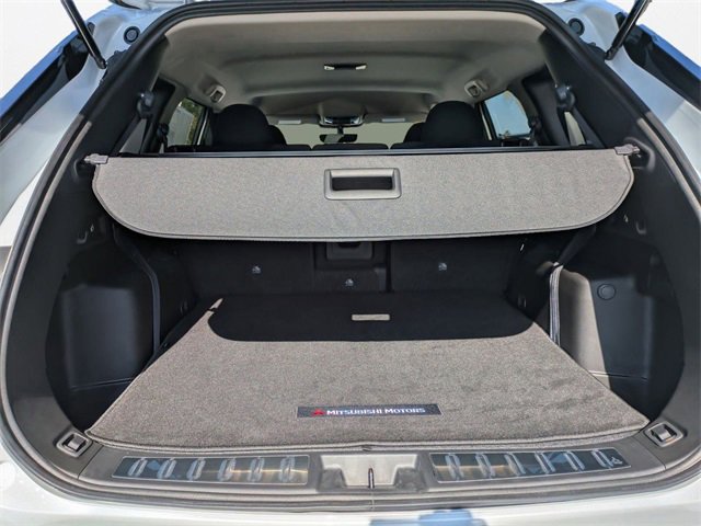 New 2025 Mitsubishi Outlander ES image 13