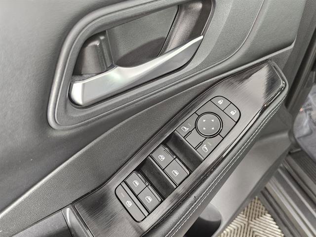 Used 2025 Nissan Rogue SV image 39