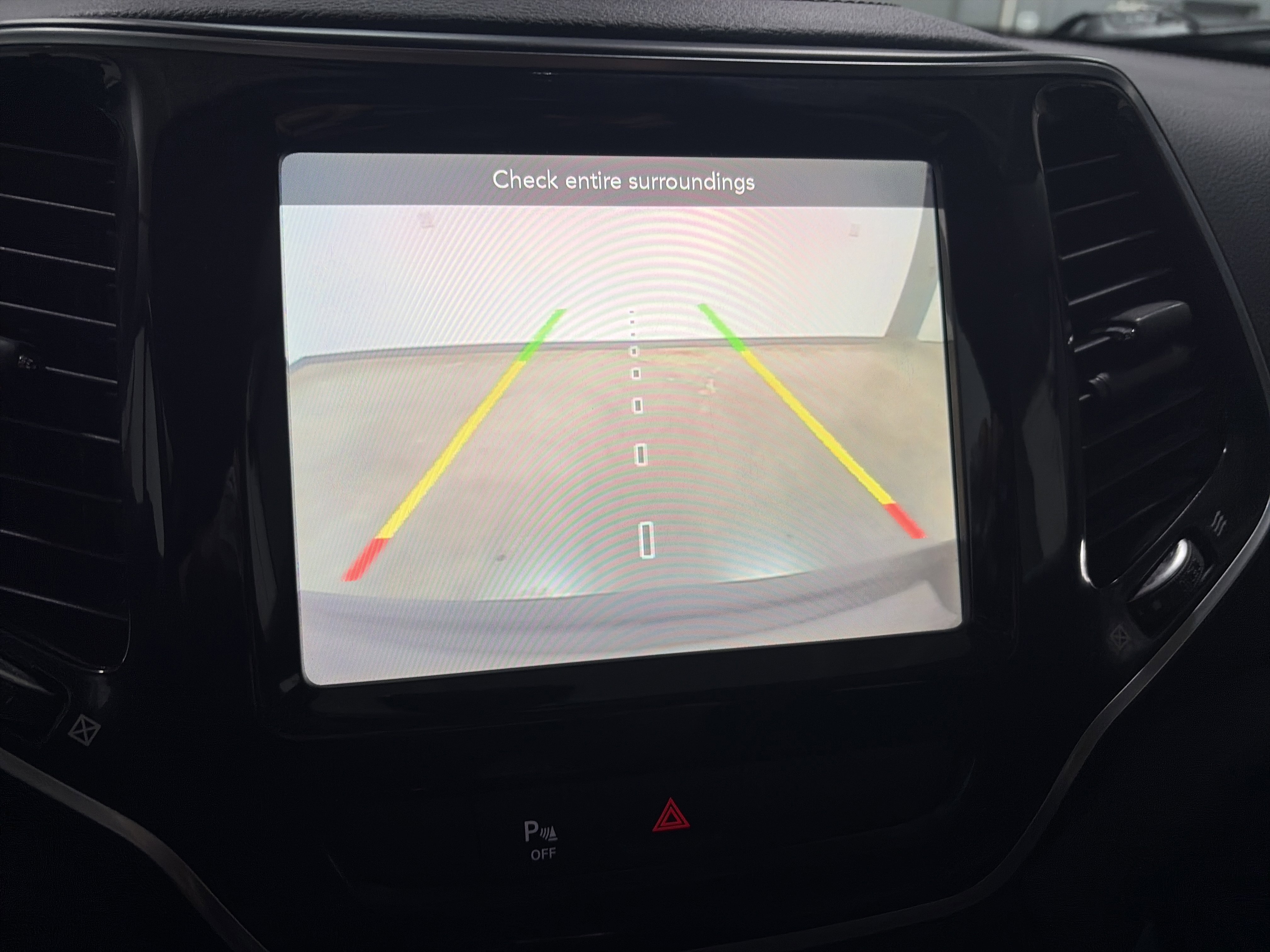 Used 2019 Jeep Cherokee Limited AWD/4WD image 18