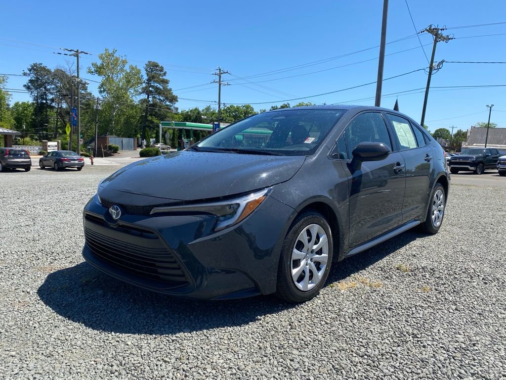 Used 2023 Toyota Corolla LE FWD image 7