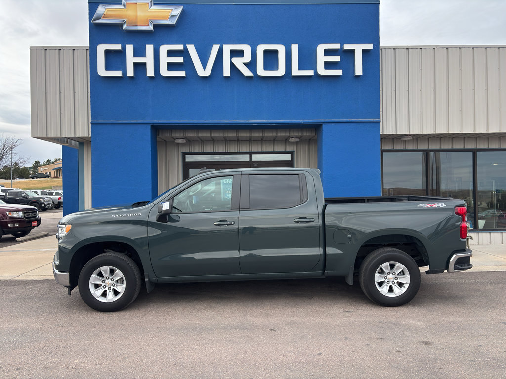 Used 2025 Chevrolet Silverado 1500 LT image 1