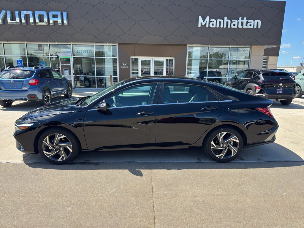 New 2025 Hyundai Elantra SEL FWD image 2