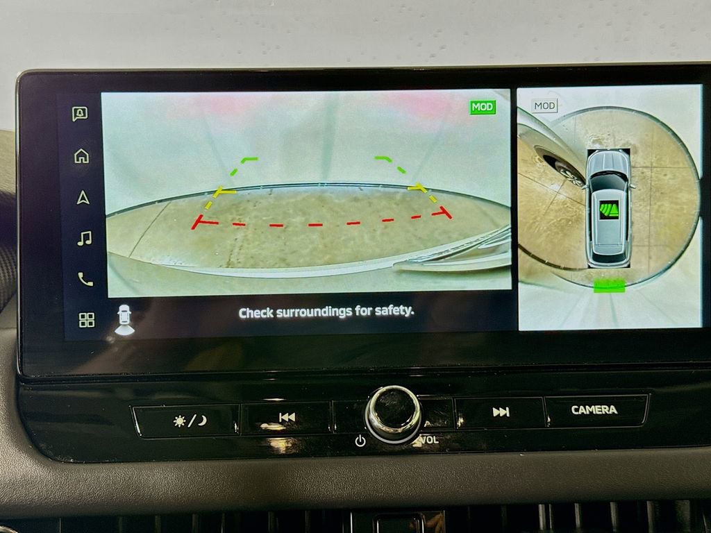 Used 2025 Mitsubishi Outlander SE image 16