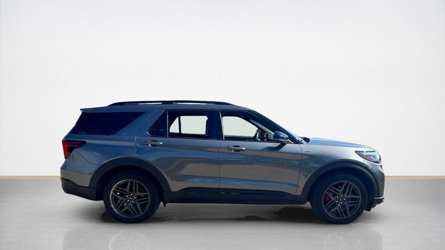 Certified 2025 Ford Explorer ST-Line w/ Premium Package AWD/4WD image 2