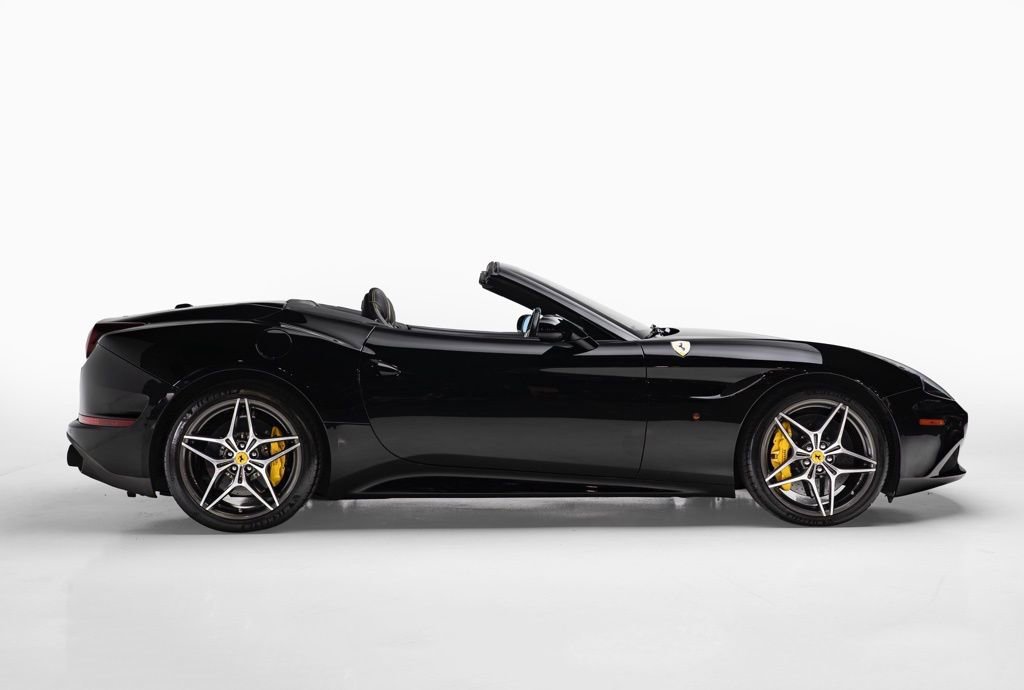 Used 2017 Ferrari California T image 6