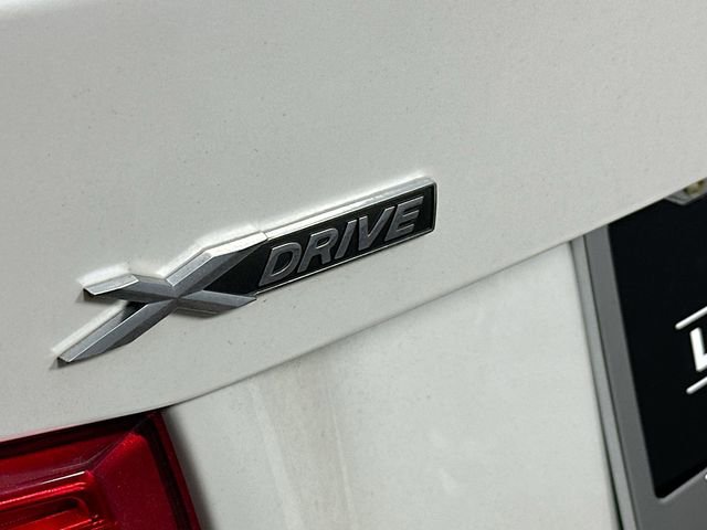 Used 2017 BMW 330i xDrive Sedan image 3