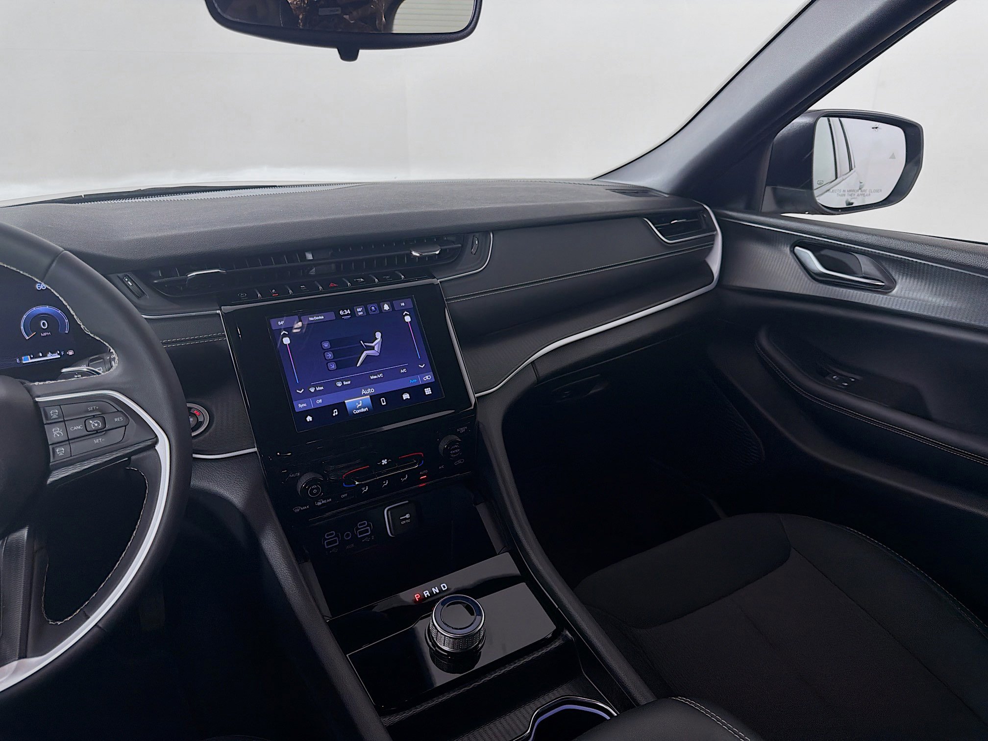 Used 2024 Jeep Grand Cherokee Laredo image 23