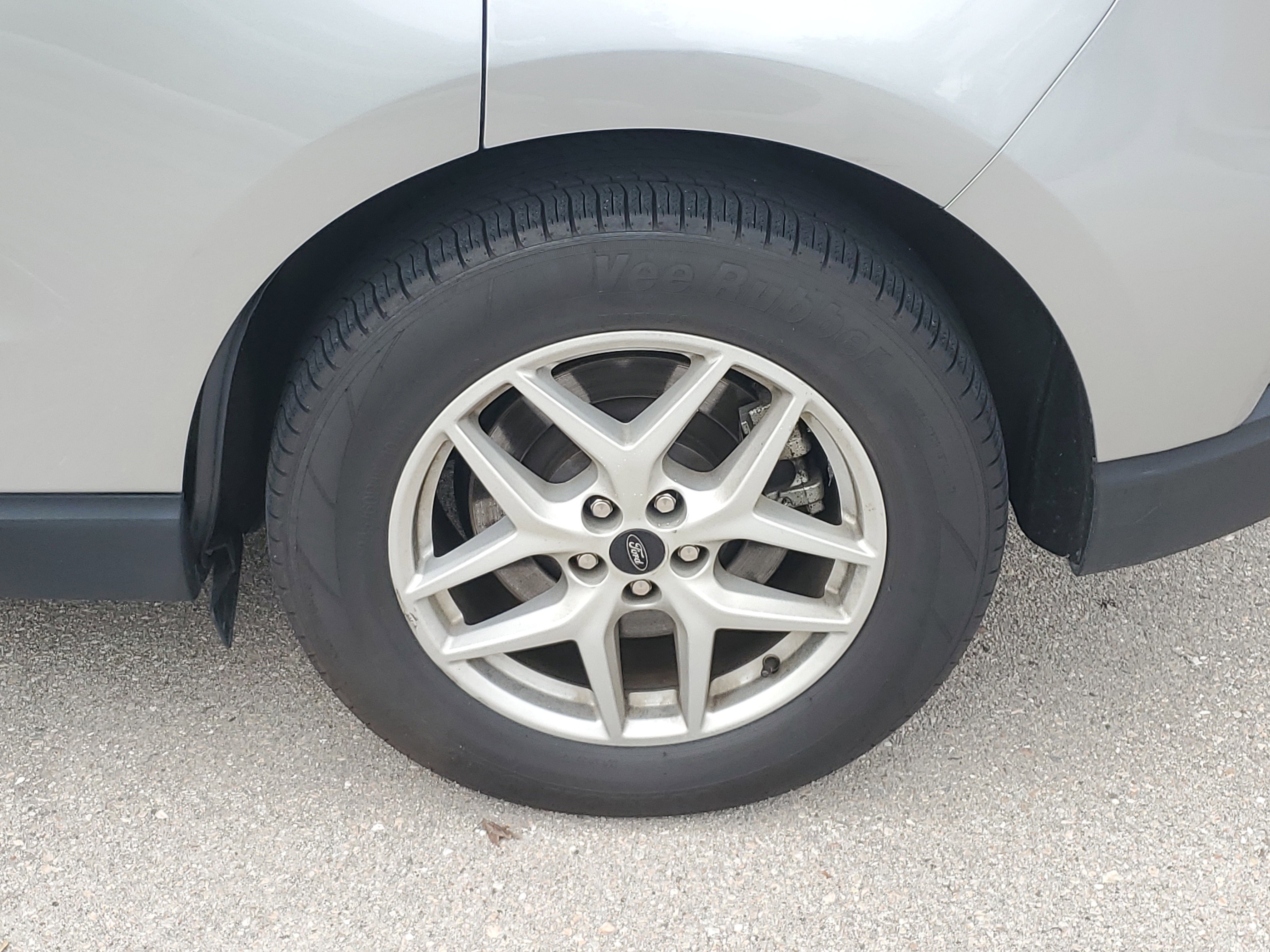 Used 2023 Ford Edge SEL image 11