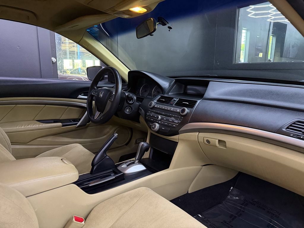 Used 2011 Honda Accord EX image 24