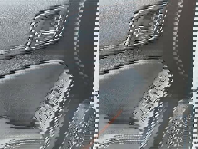 Certified 2020 GMC Yukon XL SLT image 30