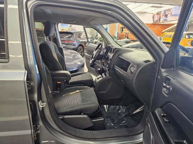 Used 2012 Jeep Patriot Latitude image 32